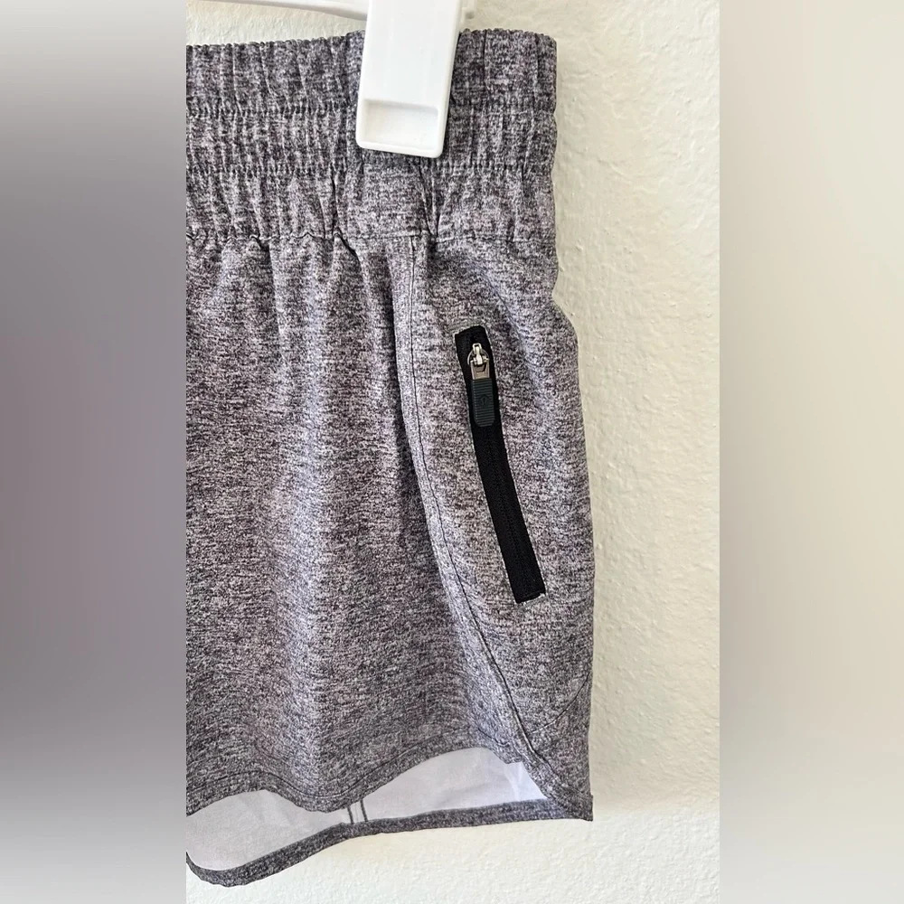 Lululemon Tracker Short V *4" Heather Lux Multi‎ Black SZ 10 - Picture 3 of 8